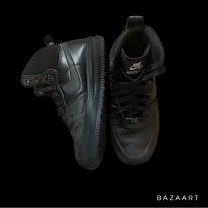 Black Air Force 1’s